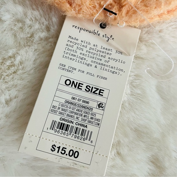 AND NWT Women’s Peach Orange Winter Hat - Picture 4 of 9